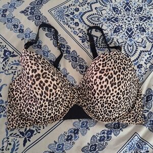 Joyspun cheetah print bra. 40 D with adjustable straps